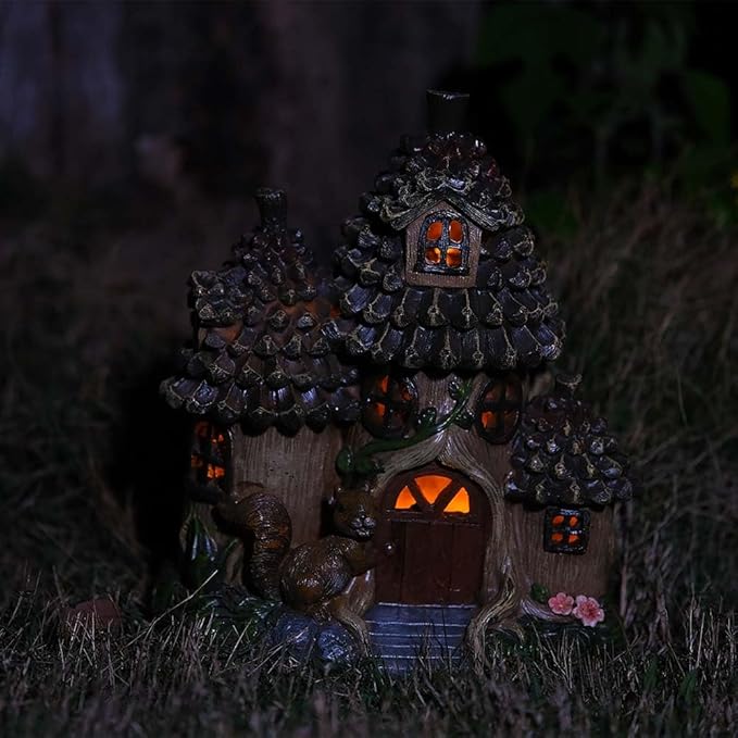 Zayton Solar Garden Squirrel's House Outdoor Statues Yard Resin Decoration Gift Handmade Housewarming Gift for Patio Yard Lawn Waterproof Cracking