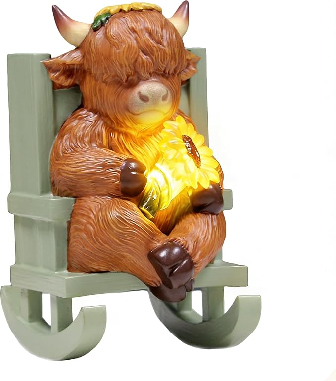 Sheaifun Solar Garden Statues Highland Cow Garden Decor Resin Highland Cow Statue with Light Animal Figurine Outdoor Yard Patio Lawn Decoration Housewarming Gardening Gifts for Women 3.5 * 5 * 6.5 in