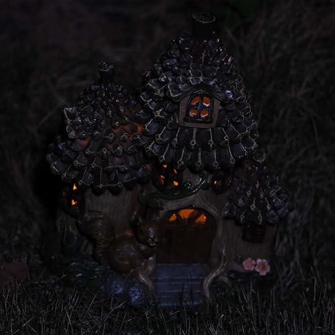 Zayton Solar Garden Squirrel's House Outdoor Statues Yard Resin Decoration Gift Handmade Housewarming Gift for Patio Yard Lawn Waterproof Cracking