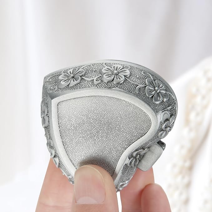 Vintage Small Heart Shape Metal Jewelry Gift Box (Style 1)
