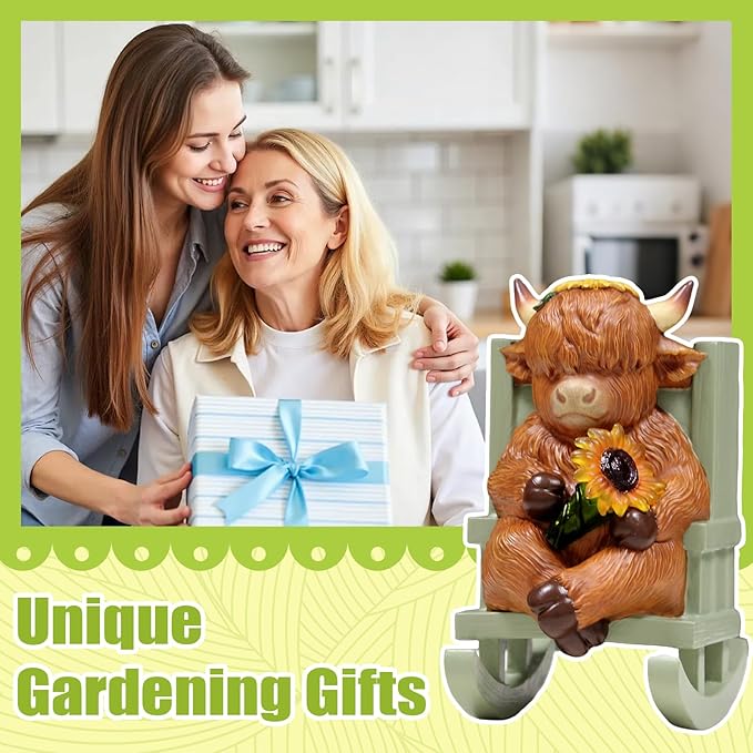 Sheaifun Solar Garden Statues Highland Cow Garden Decor Resin Highland Cow Statue with Light Animal Figurine Outdoor Yard Patio Lawn Decoration Housewarming Gardening Gifts for Women 3.5 * 5 * 6.5 in
