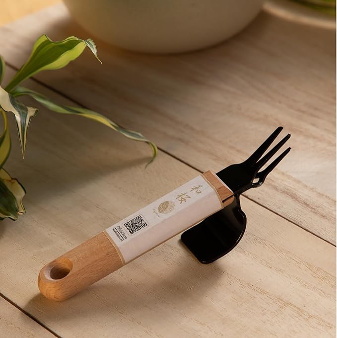 Wazakura Japanese Weeding Fork – Dual Prong Root Remover Tool for Dandelions & Thistles – Deep Root Extractor with Comfortable Wooden Handle – Durable Steel Garden Tool, Made in Japan