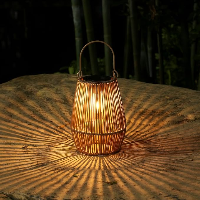 Solar Lanterns, KagoLing Solar Lanterns Outdoor Waterproof Gifts for Women Hanging Lights Outdoor Christmas Lamp Lights Decoration for Outside Garden,Yard,Patio,Porch,Trees,Lawn,Pathway Decor, 2 Pack