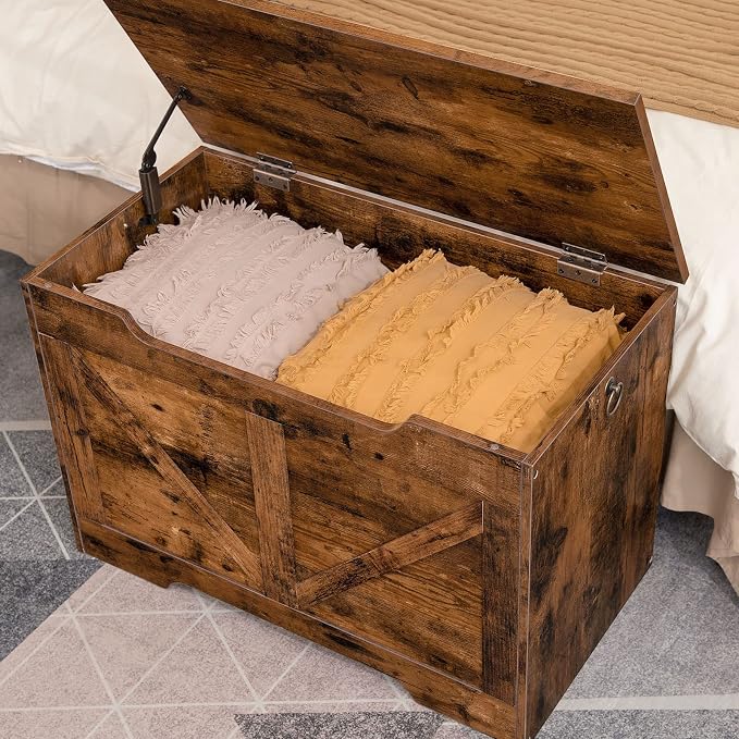 HOOBRO Storage Bench, 29.5” Retro Wooden Storage Chest with U-Shaped Cut-Out Pull, Safety Hinge, Supports 220 lb and Easy Assembly for Toy Box Organizer (Rustic Brown) BF77CW01