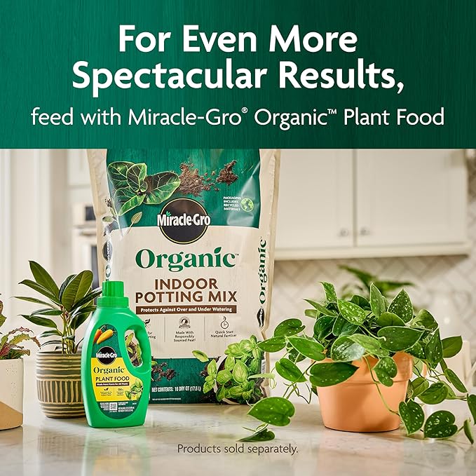 Miracle-Gro Organic Indoor Potting Mix - Protects Against Over and Under Watering, Planting Soil for Indoor Container Plants, Houseplants and Starter Plants, OMRI Listed, 16 qt.