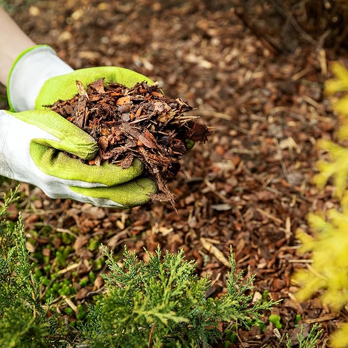 GARDENWISE Premium Brown Wood Mulch for Landscaping, Gardens, Lawns, Potting Media, and Potted Plants (1 CF - 28 L - 30 QTS)